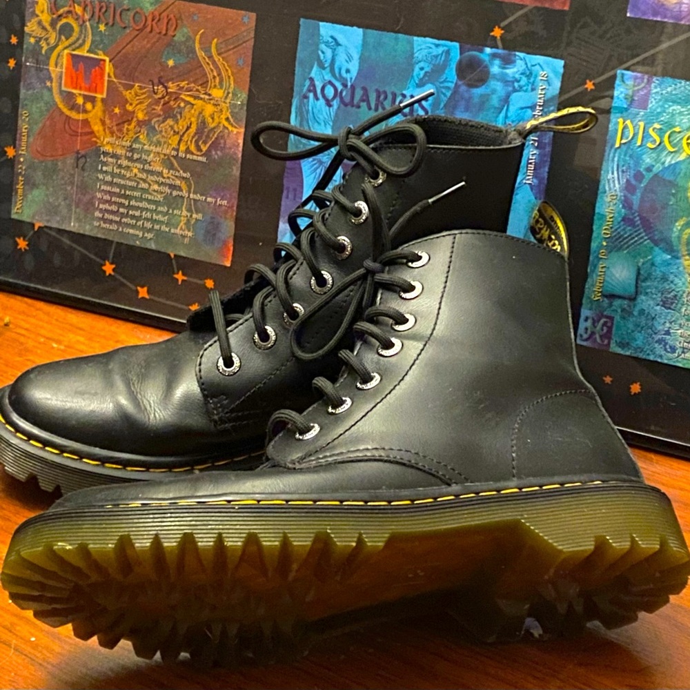 Beautiful Black Doc Martins💣🖤